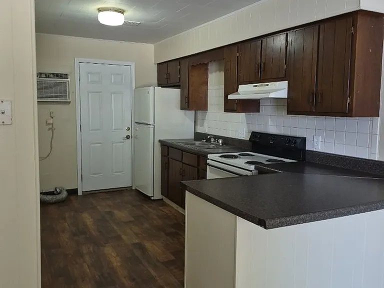 506 Hopwood St — Photo 5