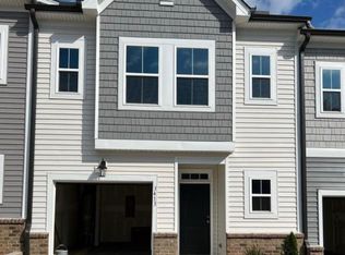 816 Oak Center Dr, Raleigh, NC 27610