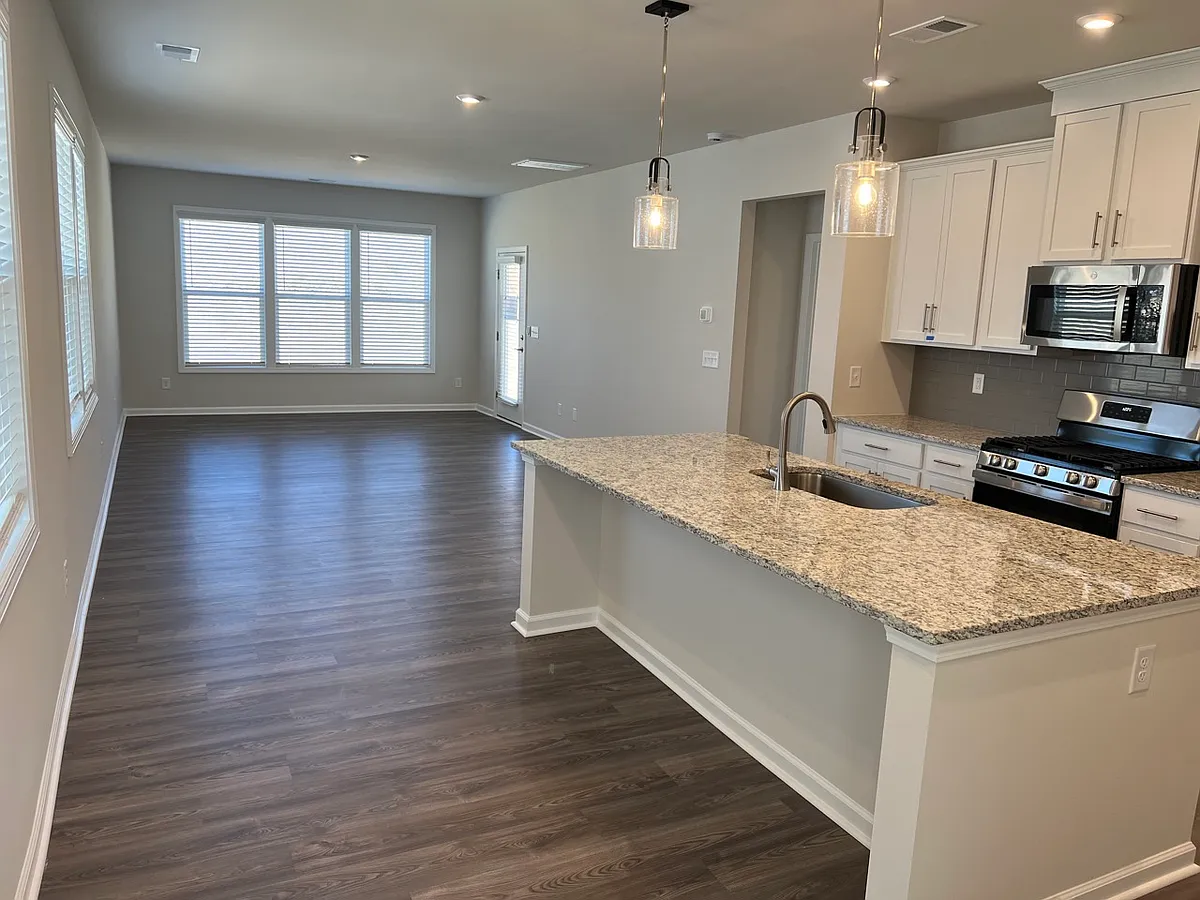 Building Photo - 784 Manitou Cir