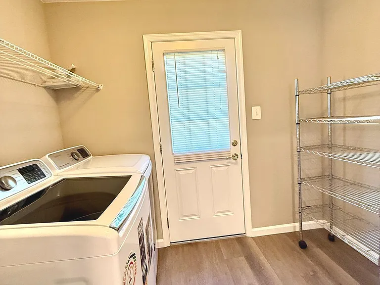 11900 Milbern Dr — Photo 29