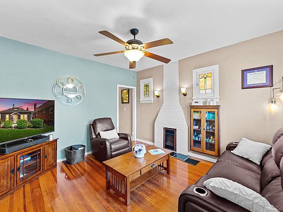 4th image of 5449 Botanical Ave