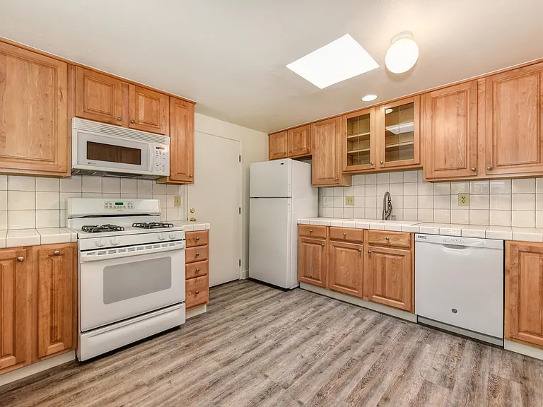 Scripps Dr — Photo 10