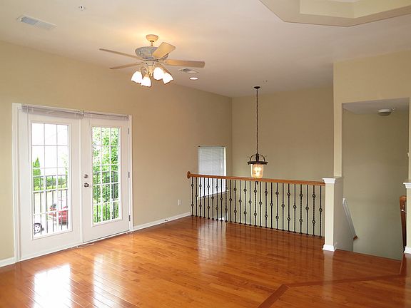 4th image of 300 Christine Ct