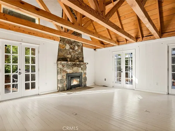 311 Heliotrope Dr, Lake Arrowhead, CA 92352
