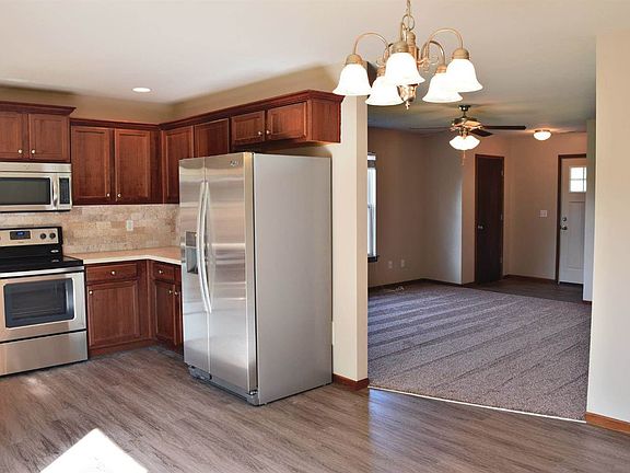 5th image of 2449 Fox Sparrow Ct