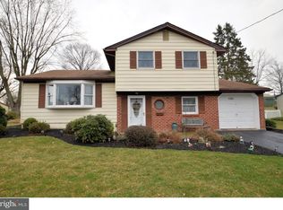 1153 Darrah Rd, Warminster, PA 18974