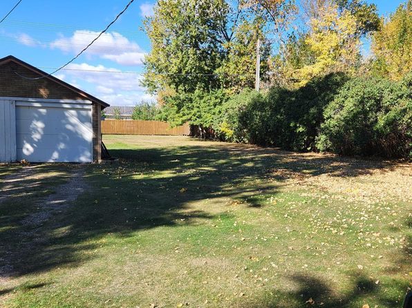 401 N Summit St, Underwood, ND 58576
