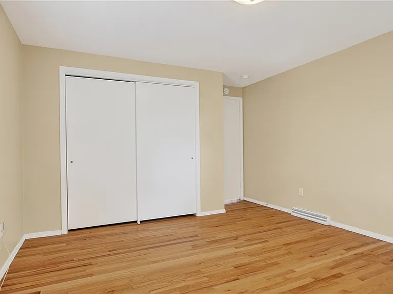 219 Main Entrance Dr — Photo 31