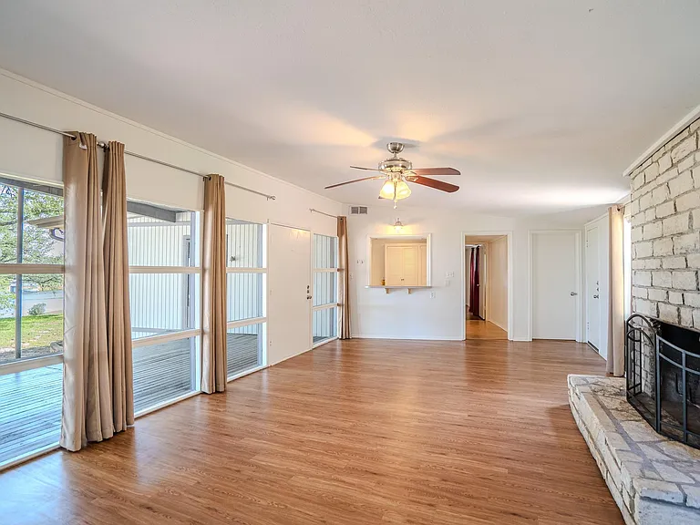 16013 Edwards Dr — Photo 6