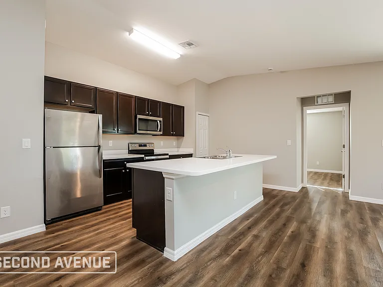 230 E Malden Ave S — Photo 6