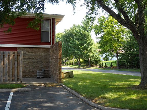 3rd image of 4941 Bloomfield Dr