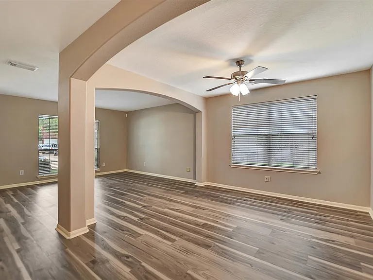 5410 Spring Oak Dr — Photo 11