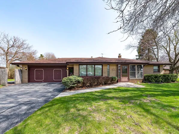 325 Willow LANE, South Milwaukee, WI 53172