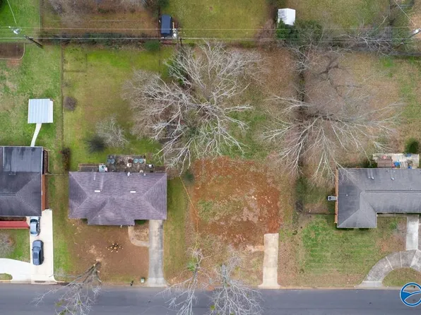 2010 Giles Dr NE, Huntsville, AL 35811