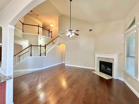 3rd image of 6807 Bayberry Dr