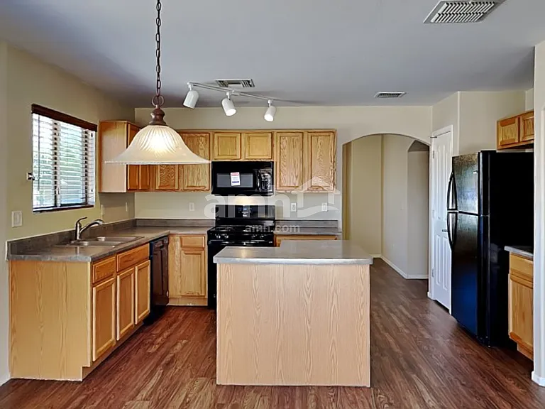 742 W Emerald Key Dr — Photo 4