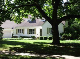 1128 Holyrood St, Midland, MI 48640