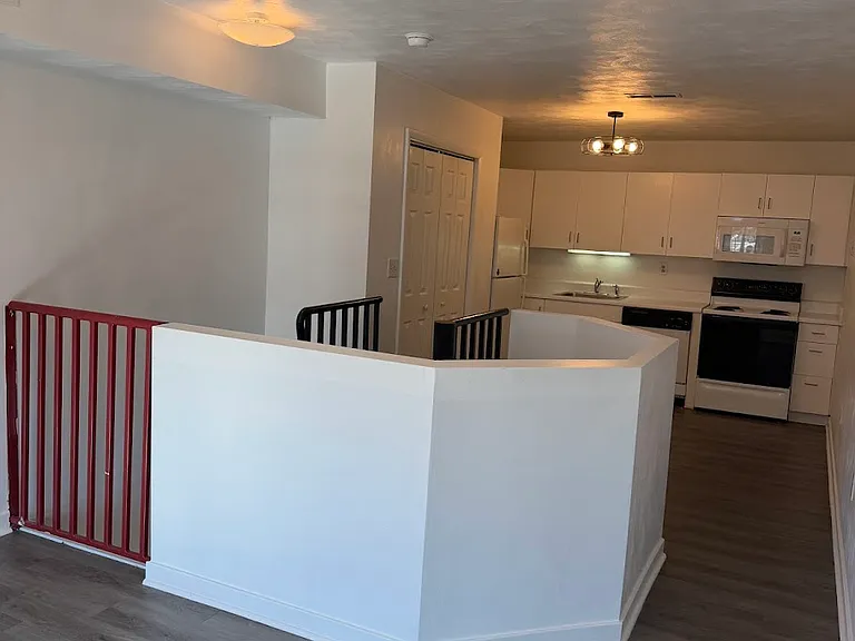 108 W Roanoke St — Photo 10