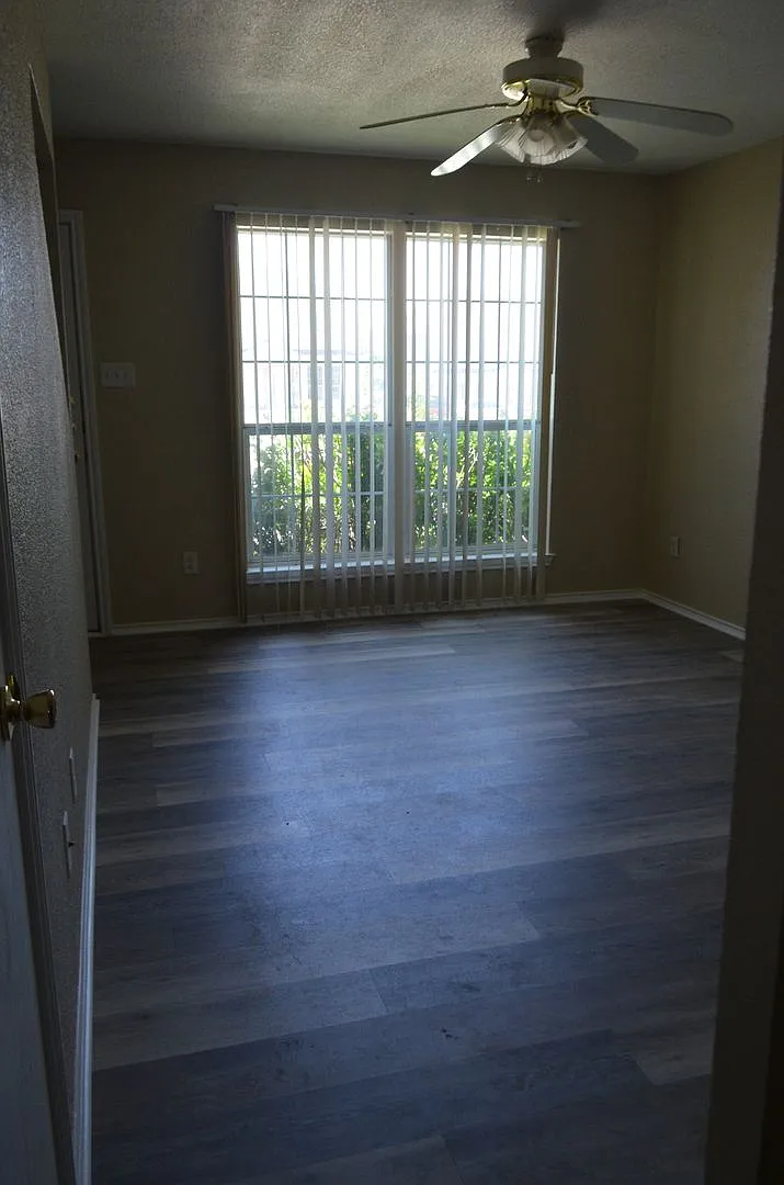 4504 Mattie — Photo 3