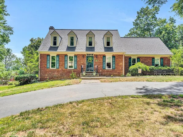 5110 Burnt Quarter Dr, Vinton, VA 24179