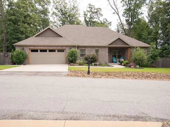 1 Norman Ln, Bella Vista, AR 72714