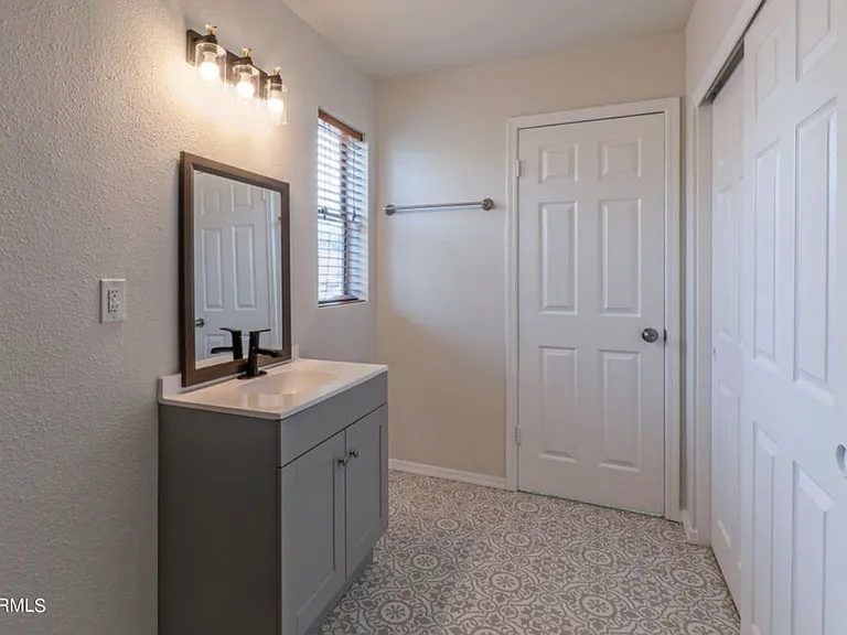 9032 E Karen Dr — Photo 19
