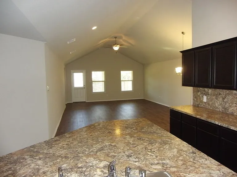 5522 Mesquite Oaks Trl — Photo 3