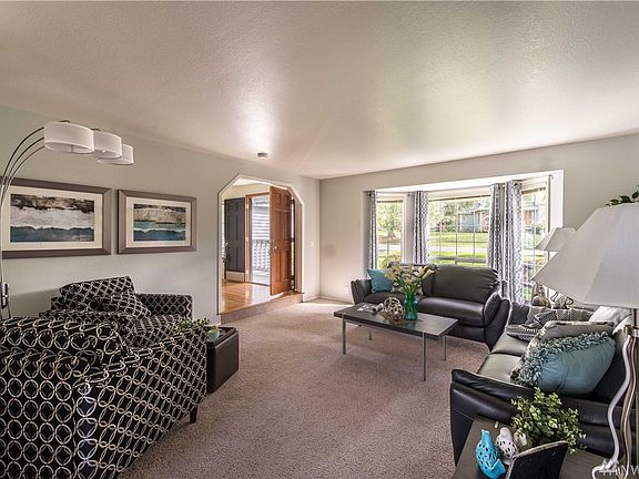 2nd image of 17645 NE 129th Pl