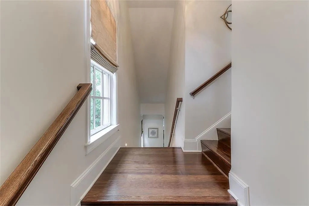 3 bed, 3.5 bath, 2998 sqft, $5,495 — Photo 4
