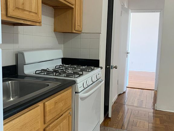 4th image of 36-20 168th St #4