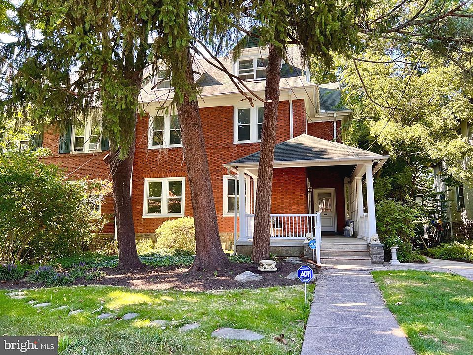 1st image of 107 E Gowen Ave
