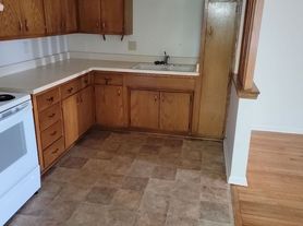 1920 Lathrop Ave. (16 Unit)