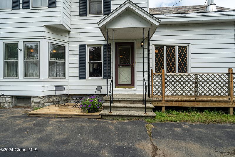 5th image of 8 Whipple Place