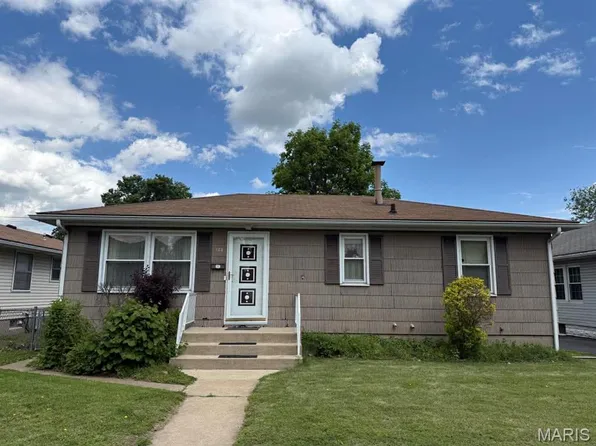 743 State St, Wood River, IL 62095