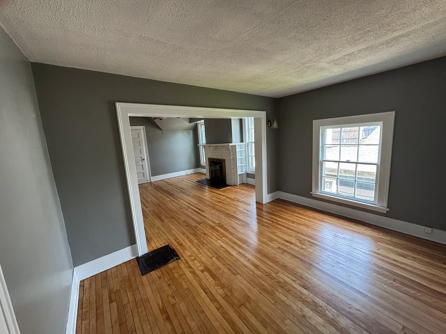 604 Willis Ave — Photo 2