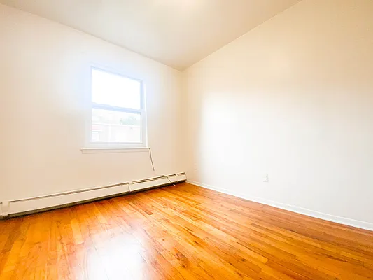 Rented by RealTegrity NY LLC | media 26