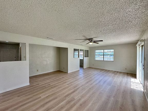 4th image of 1300 Gowen Dr