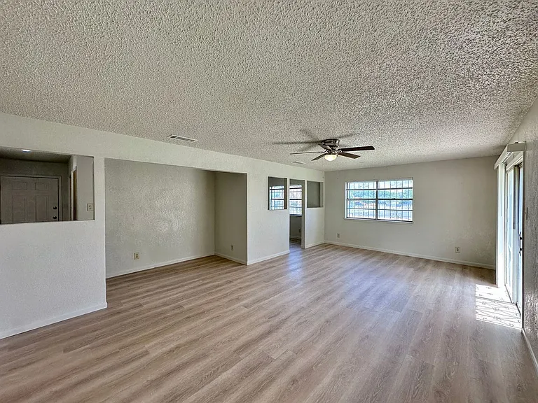 1300 Gowen Dr — Photo 4