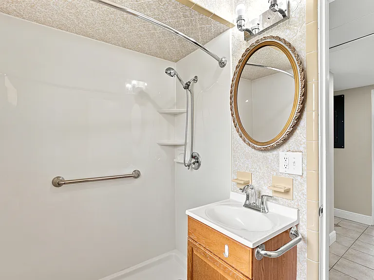 1704 Paine Ave — Photo 23