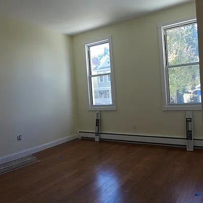 Rented by iList, LLC | media 18