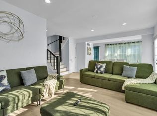 26415 W Beach St, Antioch, IL 60002