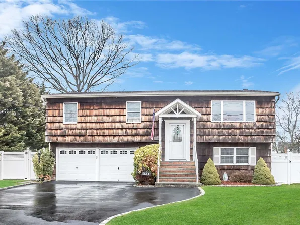 234 Mccall Avenue, West Islip, NY 11795