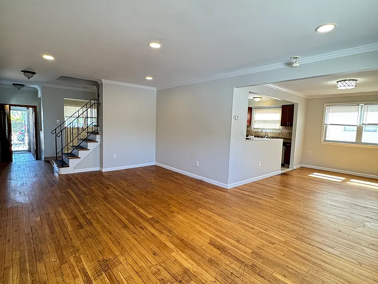 300 Jefferson Ave #1 — Photo 1