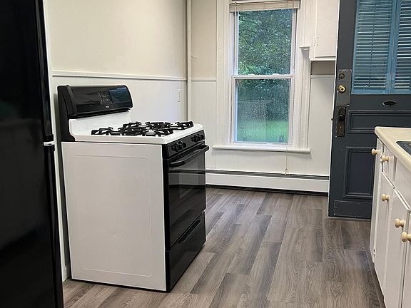 3rd image of 5 Linwood Ave #1