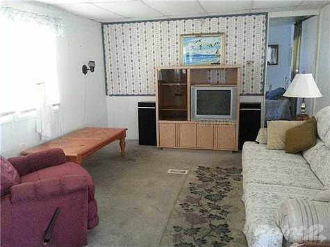 2nd image of 1684 Old Elm St