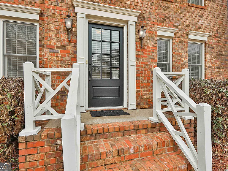 544 Sullivan Rd — Photo 4