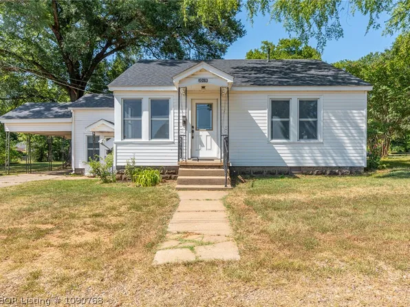 1019 E Main St, Paris, AR 72855