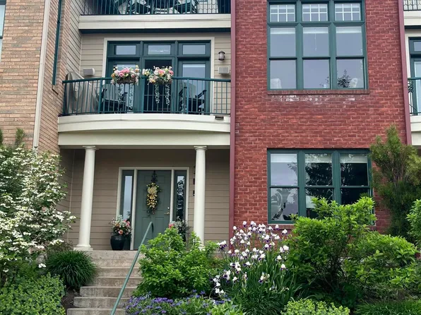 219 N Lakeshore Blvd #5, Marquette, MI 49855