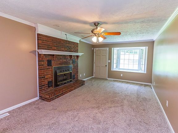 3rd image of 120 N Oakwood Dr