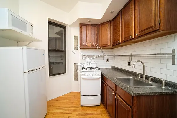 Rented by Red Sparrow Realty Group | media 28